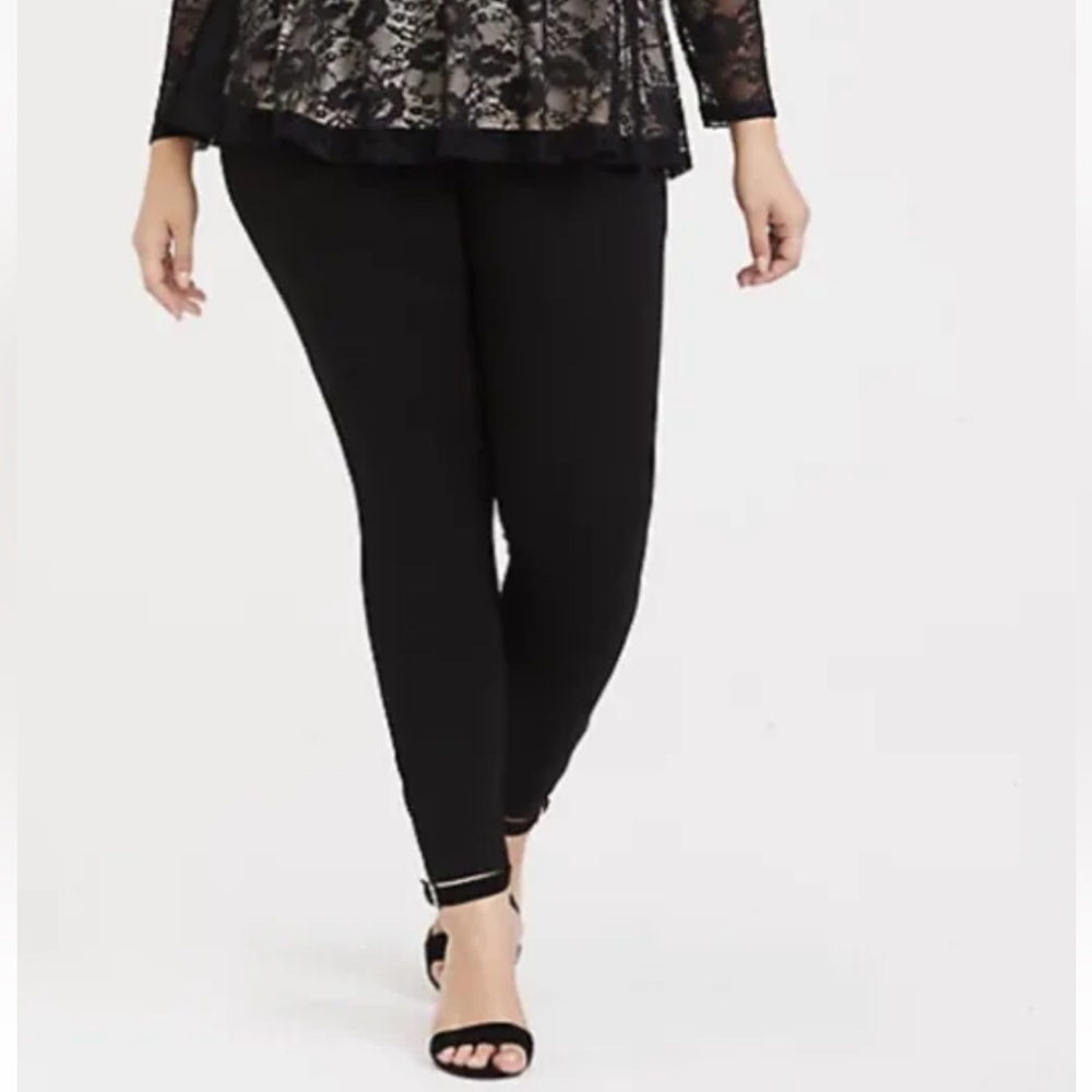 Torrid STUDIO PONTE SLIM FIX PIXIE PANT - BLACK